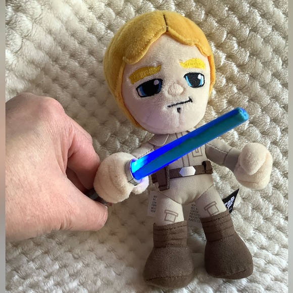 MATTEL Star Wars Luke Skywalker Plush Figure with Light Up Lightsaber Doll - Picture 7 of 12